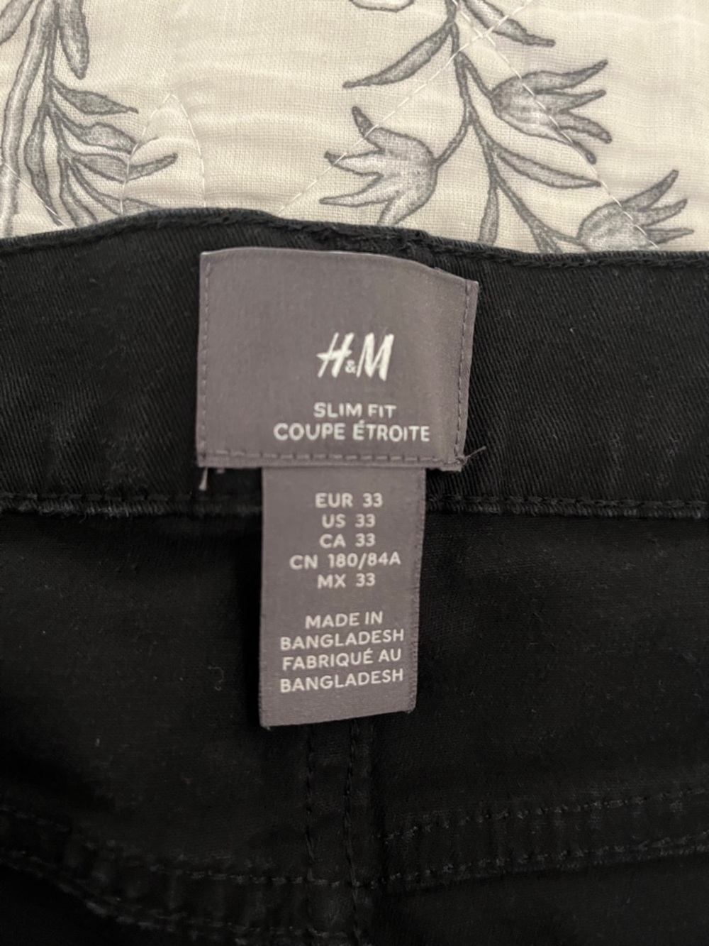 H&M Black Denim Shorts Slim Fit - Picture 2 of 3